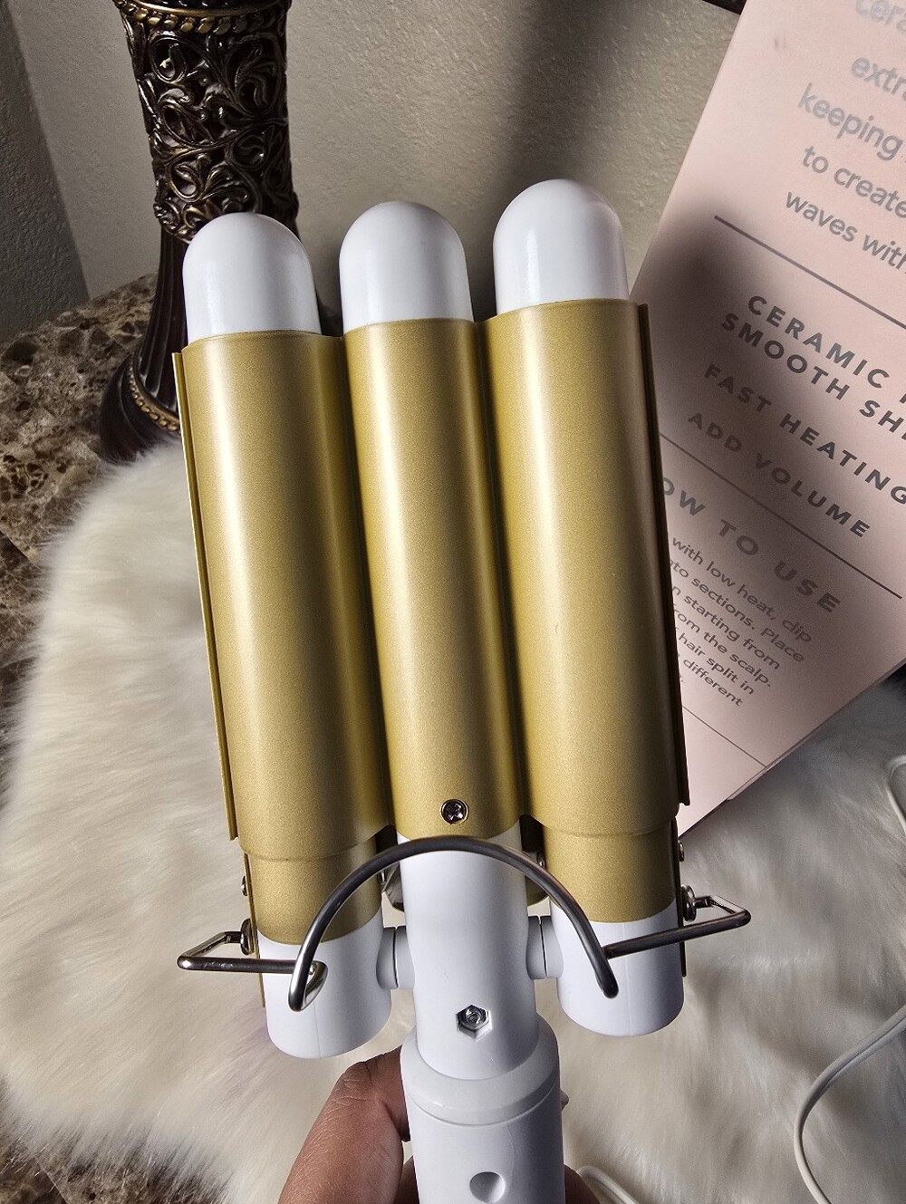 ✨ Catherine Malandrino Triple Barrel Hair Waver ✨ - Picture 8 of 15